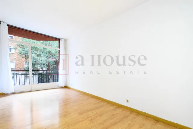 PISO PARA ENTRAR A VIVIR CON EXCELENTE UBICACIÓN EN SAGRADA FAMILIA — 2