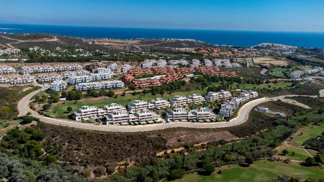 Ático de 2 dormitorios y 2 baños. Estepona — 14