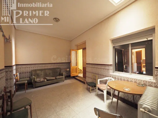 *¡OPORTUNIDAD! Casa para reformar, junto a calle Oriente, co - foto 3
