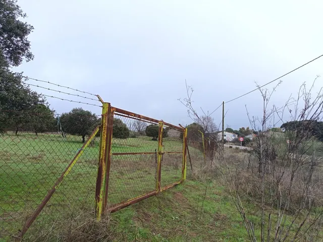 Parcela 5860m2 Urbana segregado para 25 Chalet + zona comerc - foto 4
