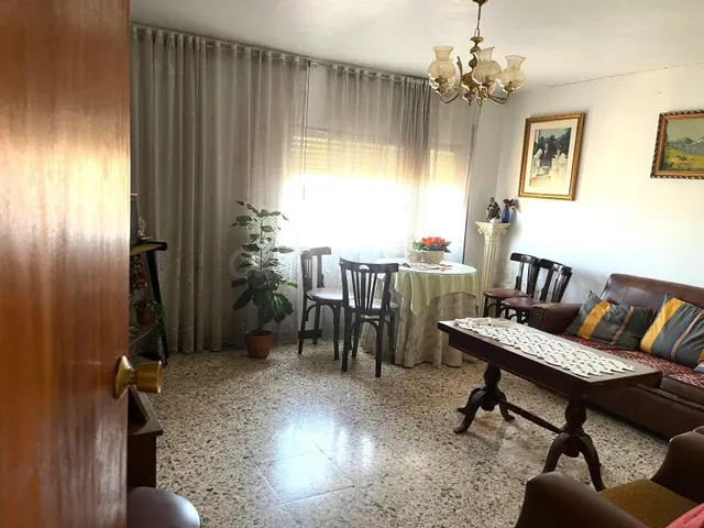 Vivienda en la localidad Moros, pleno centro de la localidad