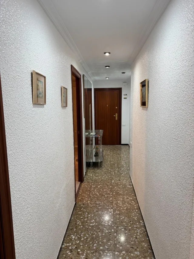 Piso con ascensor, 4 dormitorios, 2 baños, cocina 19 m2 con patio pisable, salon comedor, tres piezas a la calle. — 15