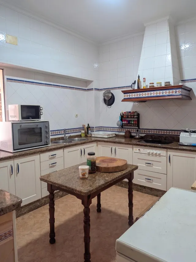 Amplia Casa en Venta en Marchena — 10