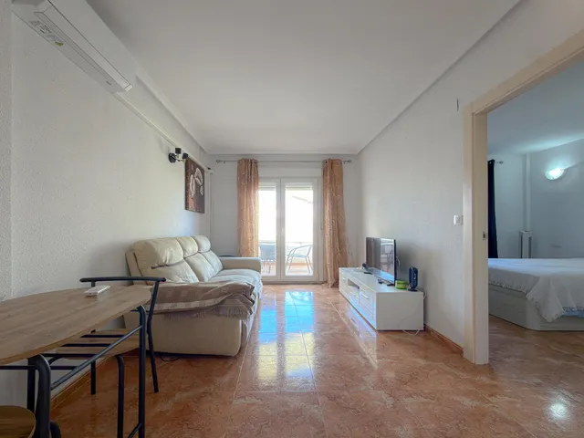 Centro! Interesante ático semireformado, con gran terraza e increíbles vistas panorámicas + 2 piscinas comunitarias — 11