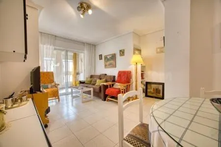 Apartamento de 2 dormitorios a 50 metros del mar en Acequión, Torrevieja — 3