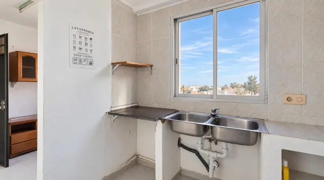 Tres plantas y una casa que guarda el cielo con piscina para el final.!! — 24