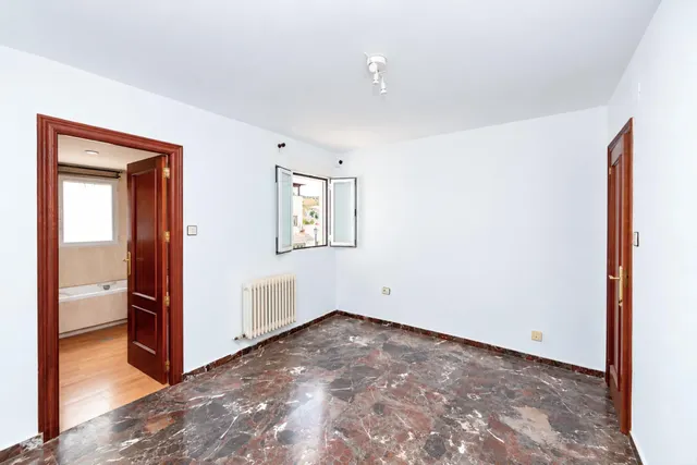Casa adosada en Los REBITES - Huetor Vega. Con piscina privada. — 49
