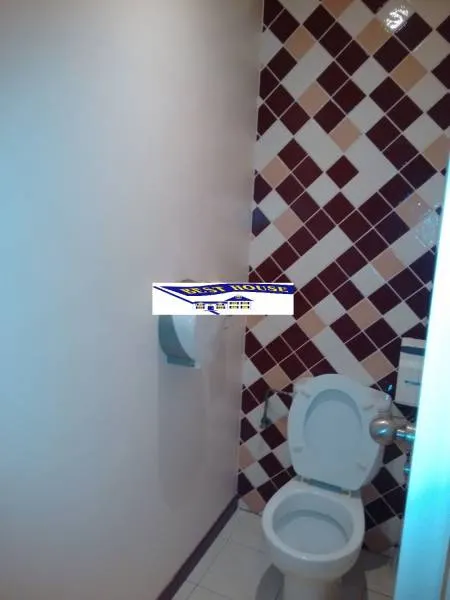 LOCAL COMERCIAL EQUIPADO PARA HOSTELERÍA. — 12
