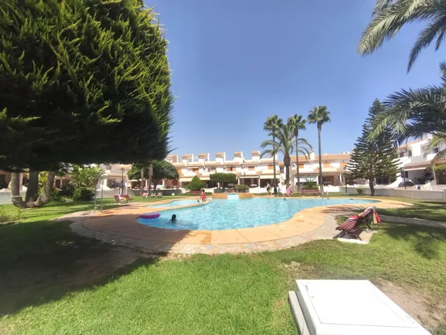 Vivienda amplia en perfecto estado en la zona alta de Gran Alacant, con piscina, parking y todos los servicios a pie — 41