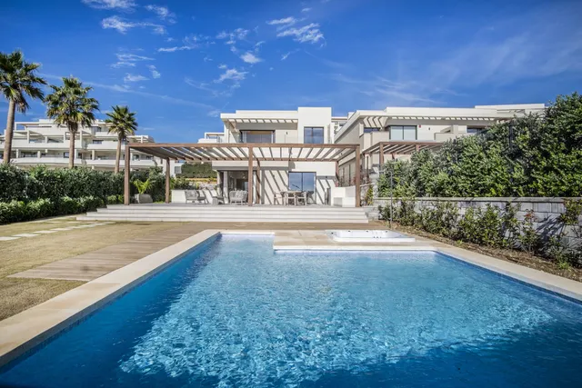 Chalet 5 habitaciones 371m² en venta - Costa Del Sol - foto 2