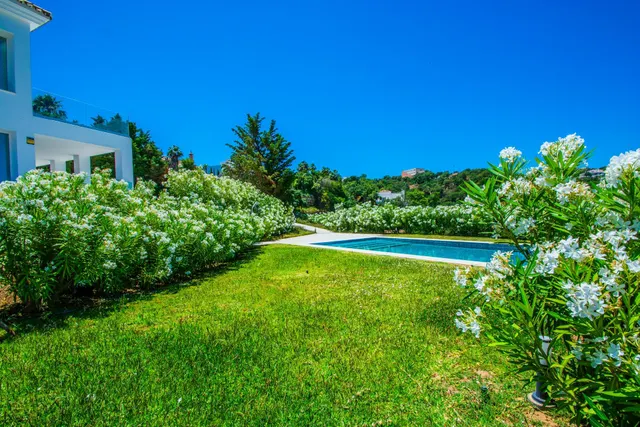 Impresionante villa totalmente amueblada y recientemente reformada — 28