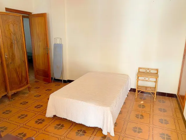 AMPLIA VIVIENDA CON PATIO Y GARAJE — 20