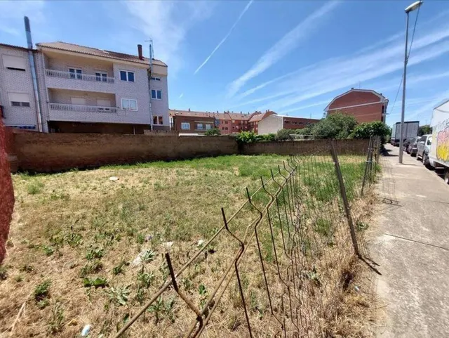 CONJUNTO DE  PARCELAS EN VILLAQUILAMBRE — 4