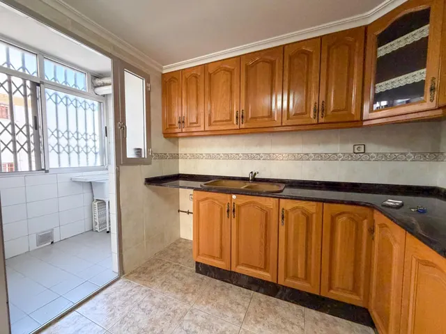 Piso de 4 habitaciones en alquiler en barrio Beteró — 30
