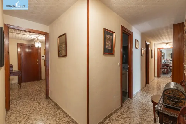 Amplia vivienda en pleno centro de Granada — 13