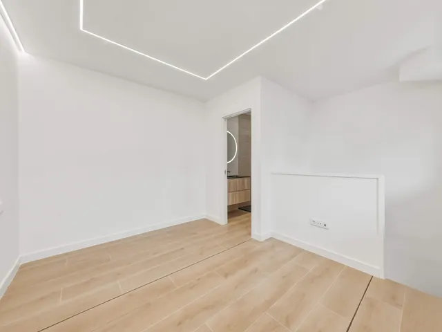LUMINOSA VIVIENDA A ESTRENAR DE DOS PLANTAS EN COSLADA — 28