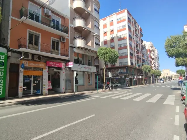 Local comercial centrico - vicente blasco ibañez — 2