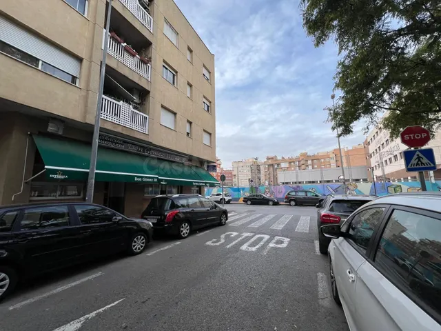 ESPECTACULAR LOCAL COMERCIAL EN LA FLOTA - foto 4