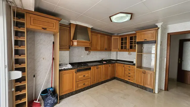 Se Vende Casa de Tres Plantas con garaje doble y trastero. — 19