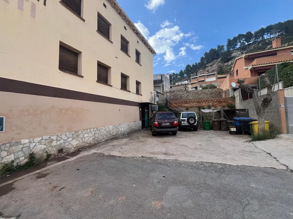 Parcela para edificar en pleno centro con 190 m2 por 45.000 Eur