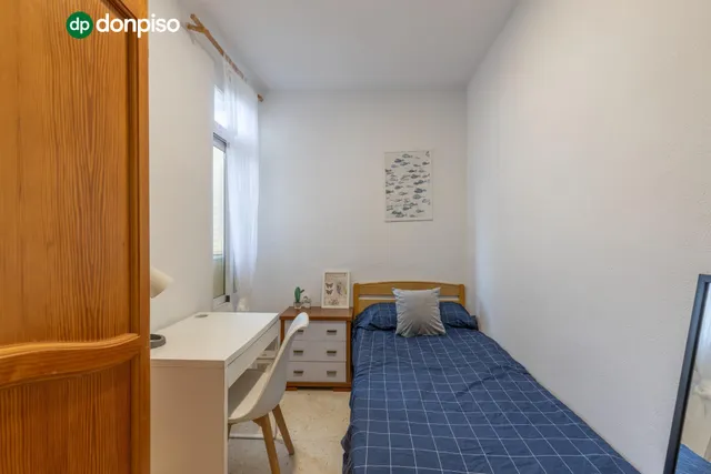 Piso ideal para inversión con alta rentabilidad junto a facultades de  Cartuja en Granada — 9