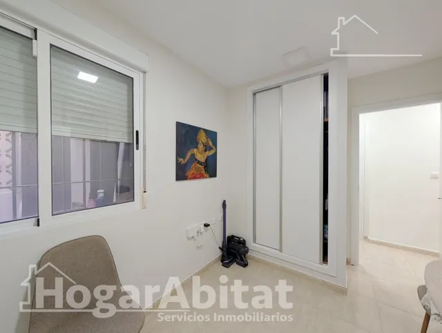 REFORMADO CON TERRAZA, PISCINA Y GARAJE CERCA DE LA PLAYA — 37
