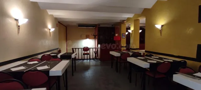 ATENCION INVERSORES -POSIBILIDAD DE VIVIENDA EN CENTRO DE VI - foto 3