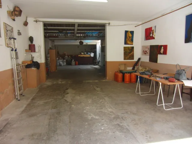CASA DE PUEBLO MUY BIEN UBICADA — 11
