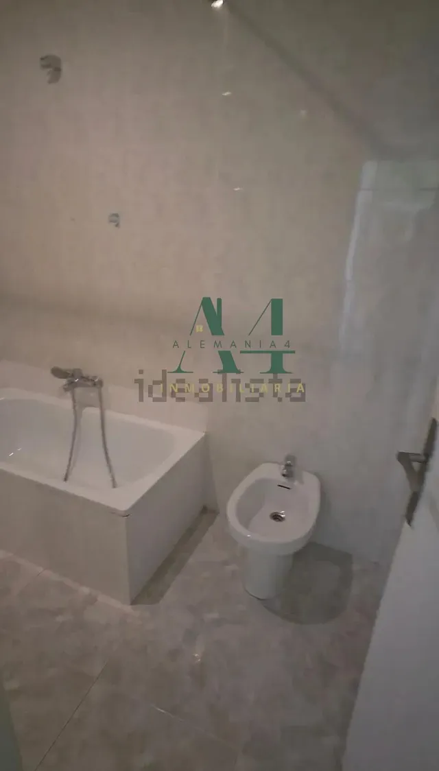 Amplio Piso en el Corazón de Cáceres por €185,900 — 17