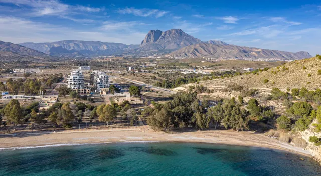 Ático dúplex en Urbanización a 100 metros del mar. — 9