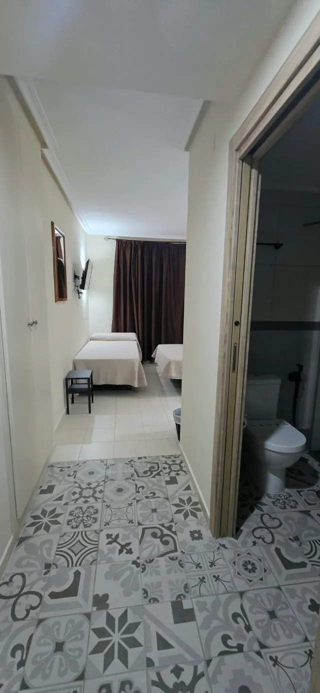 Hotel de 2 estrellas reformado en La Marina de Elche, zona Guardamar — 19