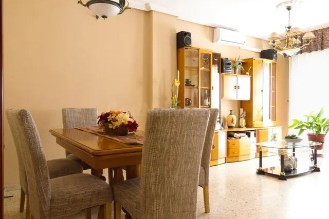 🏡 Amplio piso, buena ubicación y bienestar en Camas - foto 3