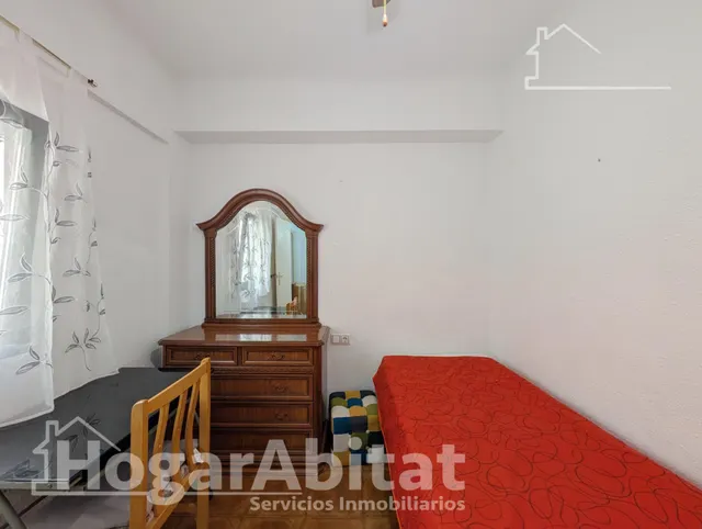 Luz natural y excelente ubicación en este piso exterior con balcón — 8