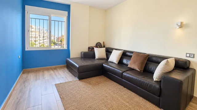 Vivienda amplia de 3 dormitorios, 2 baños en el corazón de Torremolinos — 14