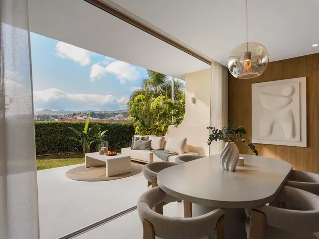 IDEAL CASA ADOSADA EN NUEVA ANDALUCIA, MARBELLA, ALOHA GOLF 