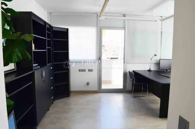 OFICINA EN VENTA EN LA ZONA DE LA PLANA - foto 2