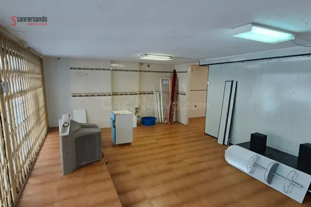 Local comercial en la zona de la calle Vargas - foto 4