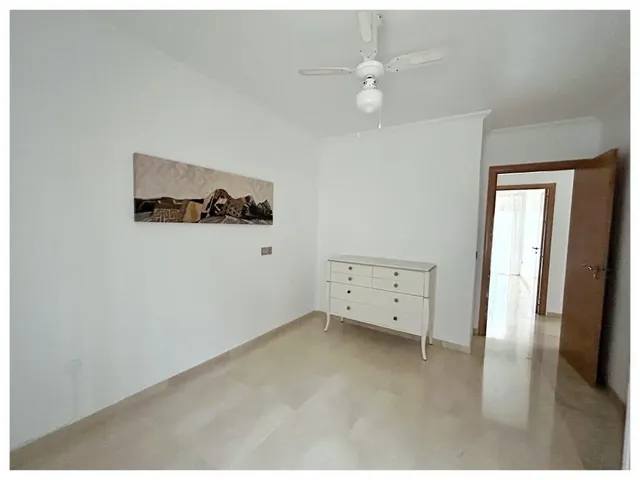 Marina del Sol - Apartamento 2 Dormitorios, Garaje, Trastero, Piscina Comunitaria — 10