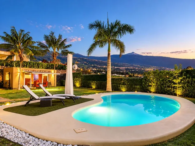 Villa independiente con gran jardín y piscina playa — 27