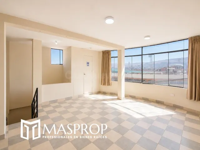 EDIFICIO EN ALQUILER – CALLE MODESTO MOLINA – TACNA - foto 3