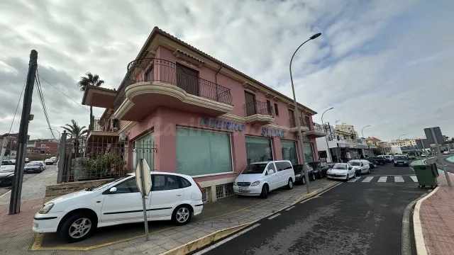Local comercial 930m² en venta - Pueblo 9 - foto 3