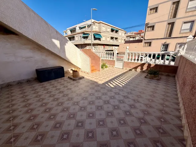 Adosado en planta alta en El Paraíso, Torrevieja — 7