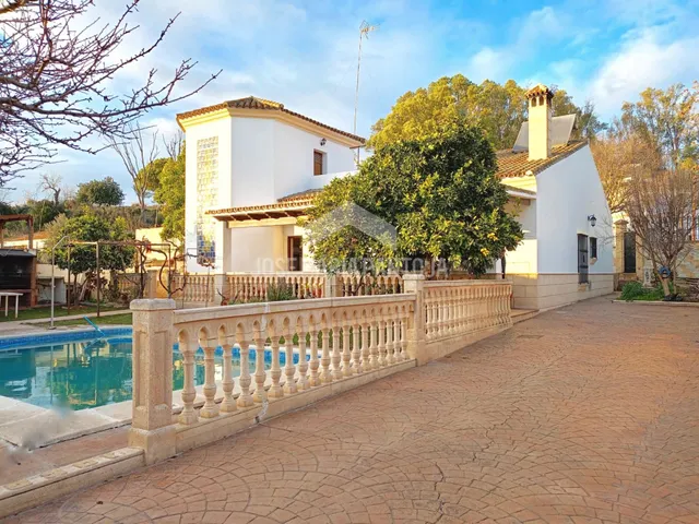 CHALET CON PISCINA EN JUNTA DE LOS RIOS — 2