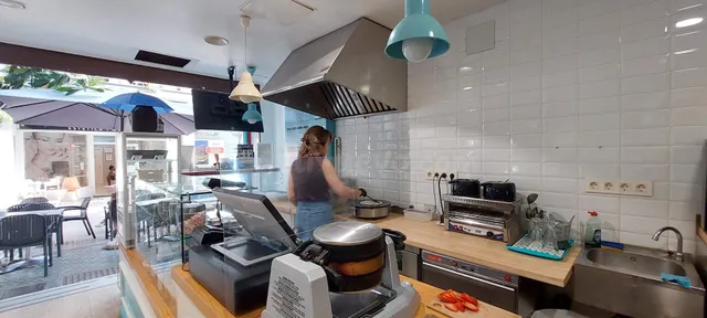 Crepería, cafetería en calle Valencia, 10 — 2