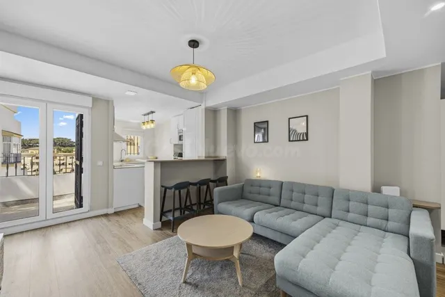 Recently Renovated 3 Bedroom Apartment in Torrequebrada — 2