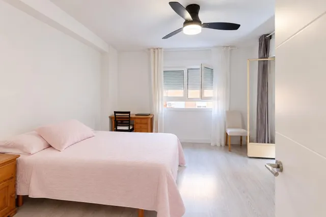 Piso reformado de 113 m2 en pleno centro de Murcia con 4 dormitorios y 2 baños — 24