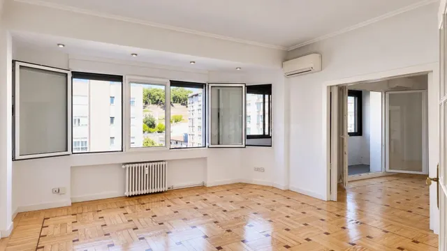 Piso de 2 dormitorios con terraza cerrada junto a Príncipe P - foto 2