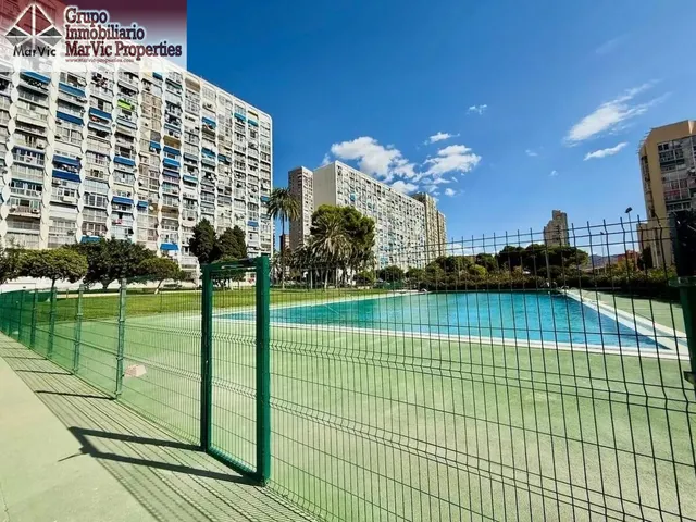 Acogedor Apartamento Reformado en Benidorm con Piscina y Vis