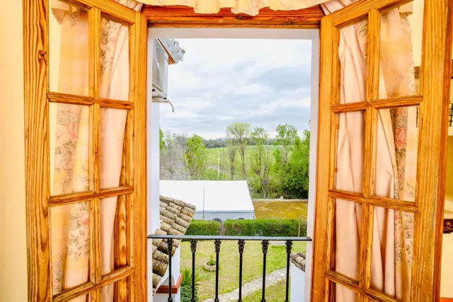 VENTA CASA CON TERRENO, PISICINA Y RESTAURANTE. — 19