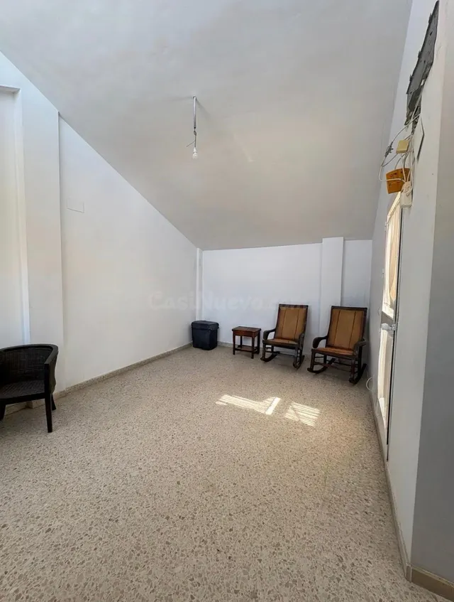 Amplia y Luminosa Vivienda con Atico en Ubicación Privilegiada Calle Vilches! — 24
